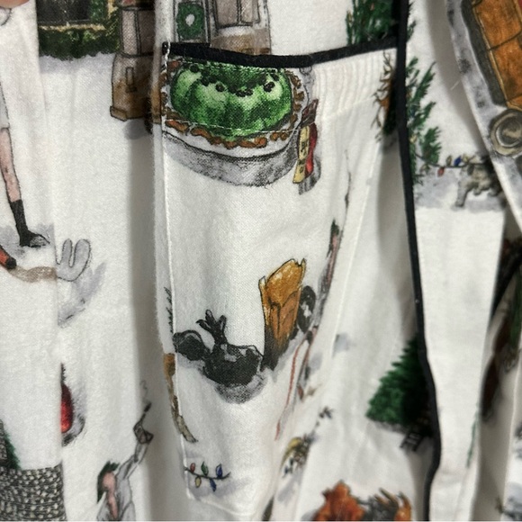 Pottery Barn National‎ Lampoon's Christmas Vacation™ Robe - Picture 4 of 9